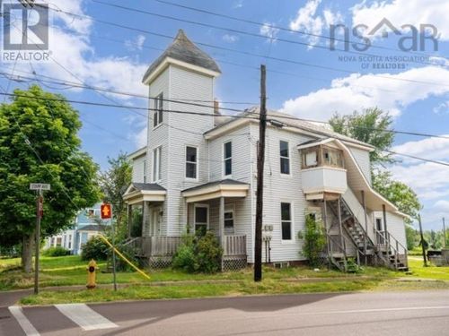 9 Victoria (W B) Street, Amherst, NS, B4H1B8 | Card Image