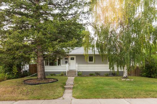 1124 28a St S, Lethbridge, AB, T1K2W7 | Card Image