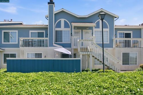 90 Glenwood, Hercules, CA, 94547-3507 | Card Image