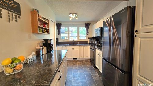 42 Mackenzie Mews, Regina, SK, S4N5M5 | Card Image