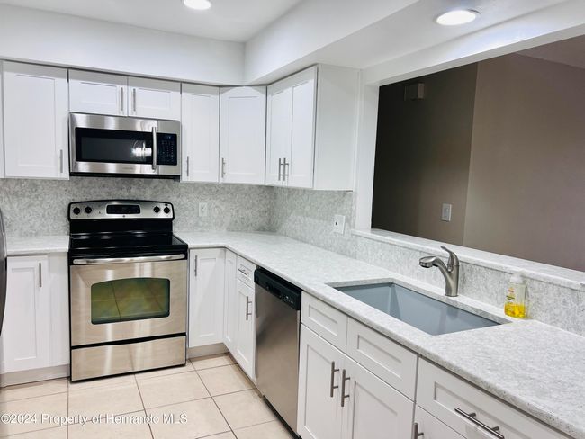 APT-1 - 8141 Bugle Ct, Condo with 2 bedrooms, 2 bathrooms and null parking in Port Richey FL | Image 11