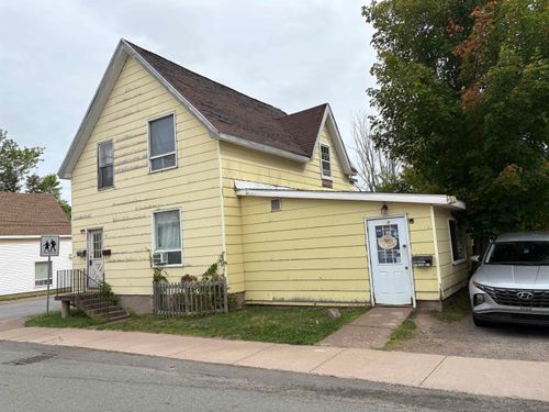 17 Lyman St, Truro, NS, B2N4R9 | Card Image