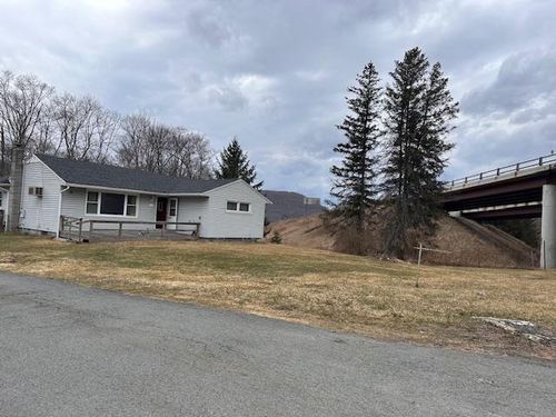 715 Old Route 17, Livingston Manor, NY, 12758-6347 | Card Image