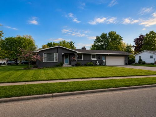 4049 S Osage Dr Sw, Grandville, MI, 49418-2379 | Card Image