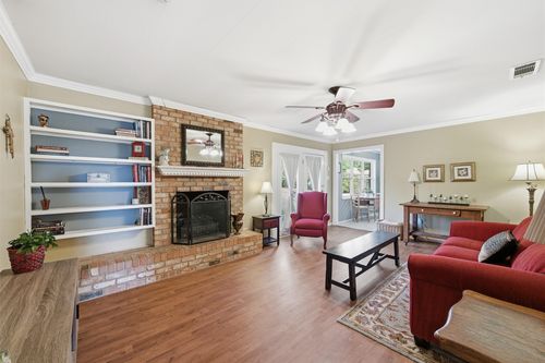 5801 Westlawn Dr, Waco, TX, 76710-1547 | Card Image