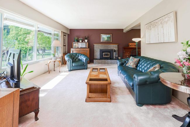 12730 226 St, House other with 3 bedrooms, 1 bathrooms and 4 parking in Maple Ridge BC | Image 6