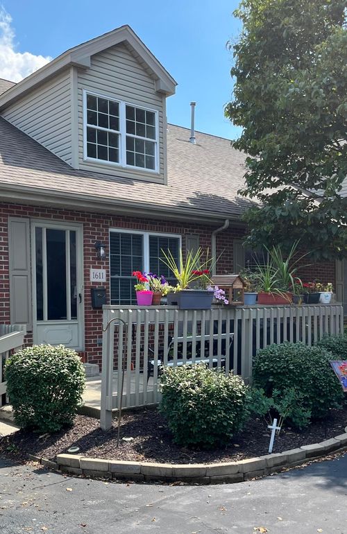 1611 Bryn Mawr Dr, Newark, OH, 43055-1505 | Card Image