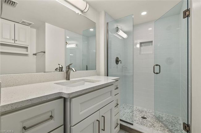 Guest Bathroom | Image 24