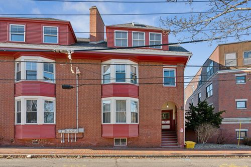 203-3 Walker Street, Portland, ME, 04102 | Card Image