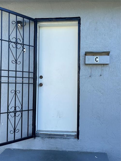 apt-c-135 Ne 80th Ter, Miami, FL, 33138-4460 | Card Image