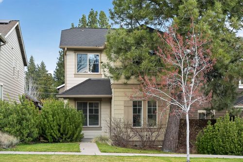 20252 Badger Rd, Bend, OR, 97702-2666 | Card Image