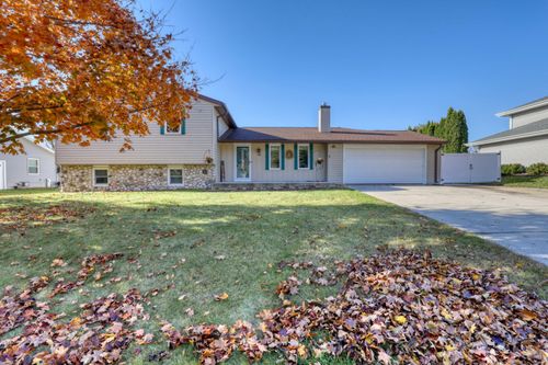 367 Prairie Run, Grafton, WI, 53024-1177 | Card Image