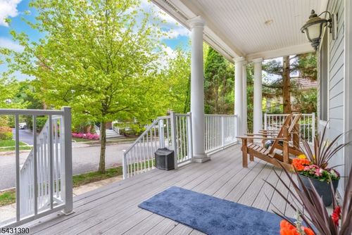 3 Christopher Ct, Montclair, NJ, 07042-4233 | Card Image