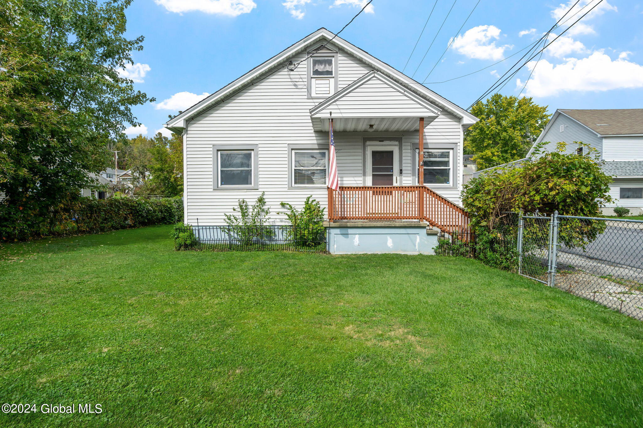 Saratoga Ave, Mechanicville, NY 12118