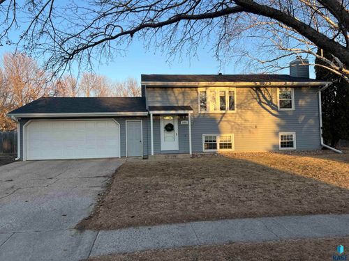 6008 W Cheyenne Dr Drive, Sioux Falls, SD, 57106-1663 | Card Image