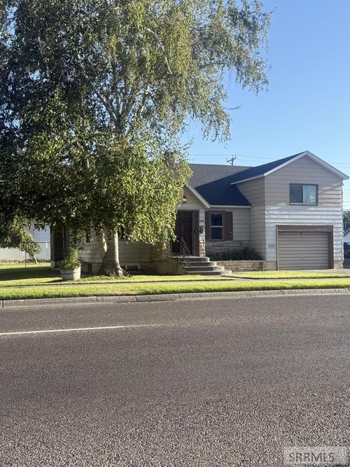 428 Lomax St, Idaho Falls, ID, 83401-2635 | Card Image