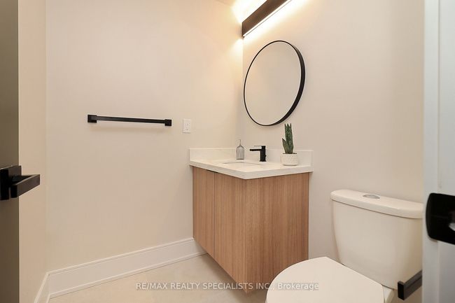 1048 Roosevelt Rd, House attached with 5 bedrooms, 6 bathrooms and 2 parking in Mississauga ON | Image 36