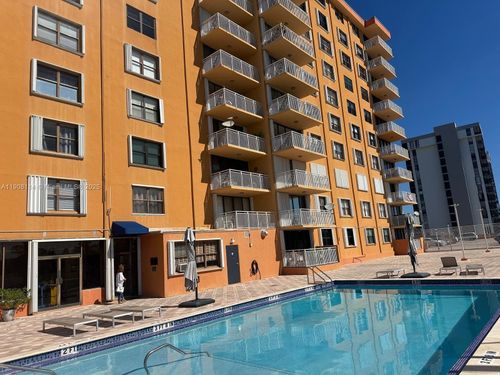 apt-212-2450 Ne 135th St, North Miami, FL, 33181-3534 | Card Image