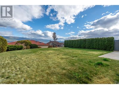 6401 Harrison Hts, House other with 4 bedrooms, 3 bathrooms and 9 parking in Summerland BC | Image 2