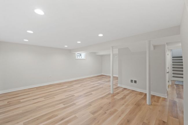 7810 N Neva Ave, House other with 4 bedrooms, 3 bathrooms and 1 parking in Niles IL | Image 34