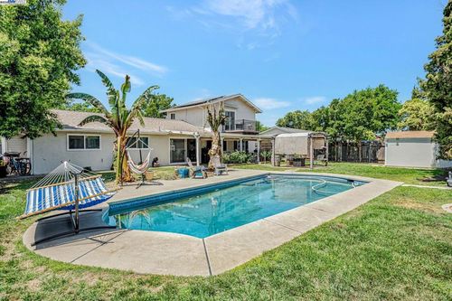 360 Calmace Dr, Dixon, CA, 95620-2318 | Card Image