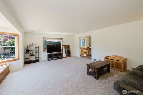 143 Dora Ave, Bremerton, WA, 98312-3657 | Card Image