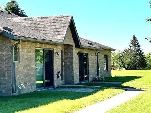 apt-101-300 10th Ave Se, Pelican Rapids, MN, 56572-4715 | Card Image