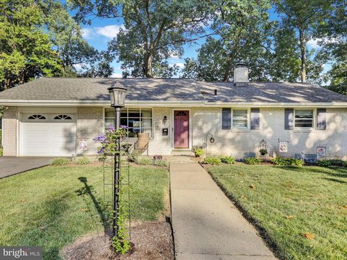 37 Cedarwood Rd, READING, PA, 19610-1909 | Card Image
