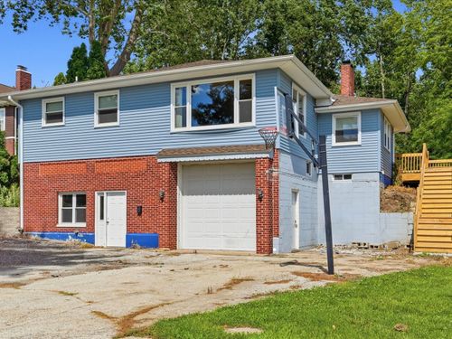 508 10th Ave Sw, Mount Vernon, IA, 52314-1023 | Card Image