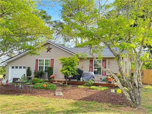 837 Sink Farm Rd, Lexington, NC, 27295-7889 | Card Image