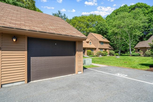 UNIT-4 - 22 Grove Pl, Condo with 2 bedrooms, 1 bathrooms and 1 parking in Winchester MA | Image 37