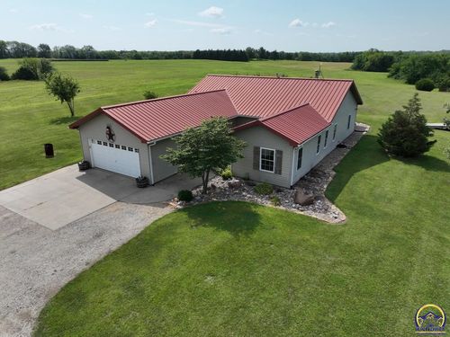 9435 130th St, Valley Falls, KS, 66088-4251 | Card Image