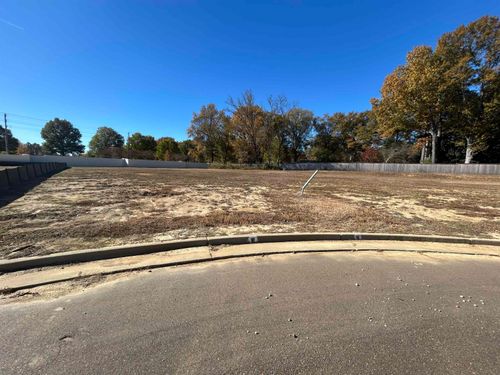 9501 Knoll Crest Dr, Germantown, TN, 38138-1015 | Card Image