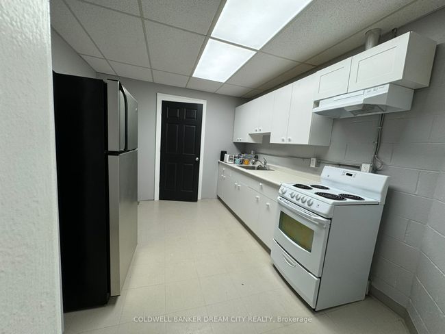 93 Main St, House other with 5 bedrooms, 5 bathrooms and 6 parking in Highgate ON | Image 20