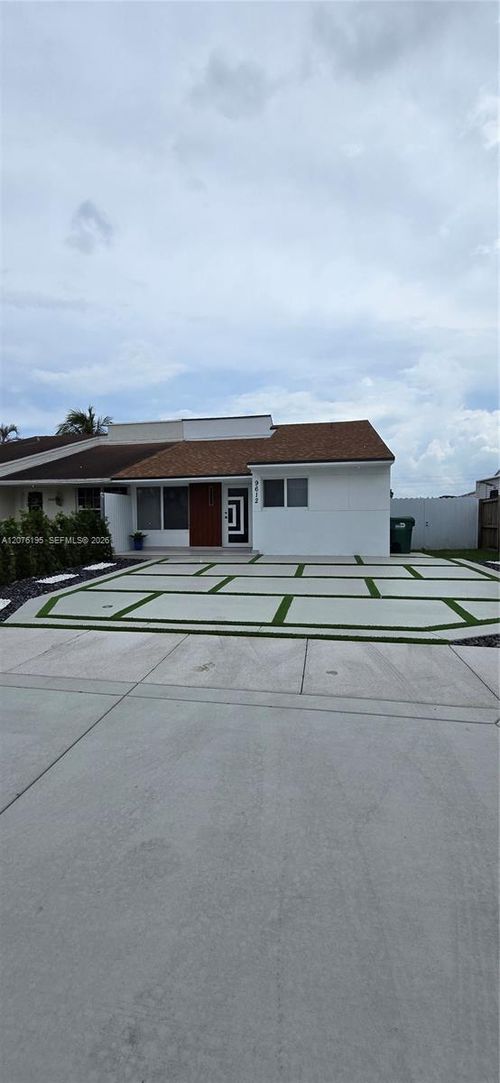 9612 Grand Canal Dr, Miami, FL, 33174-2317 | Card Image
