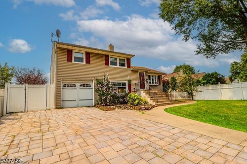 251 Amherst Ave, Colonia, NJ, 07067-2520 | Card Image