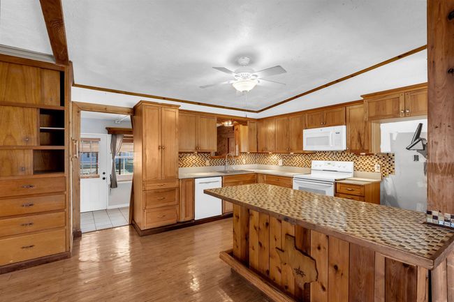 200 Lakeshore Loop, House other with 2 bedrooms, 2 bathrooms and null parking in Tow TX | Image 13