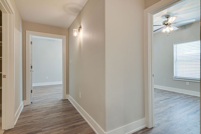 UNIT-105 - 115 W Jones St, Condo with 2 bedrooms, 2 bathrooms and null parking in Krum TX | Image 7