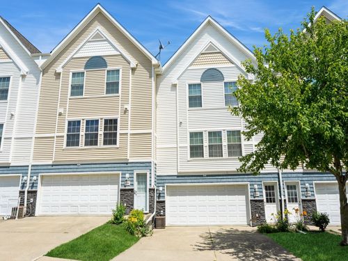 1246 Se Village View Ln, Ankeny, IA, 50021-4028 | Card Image