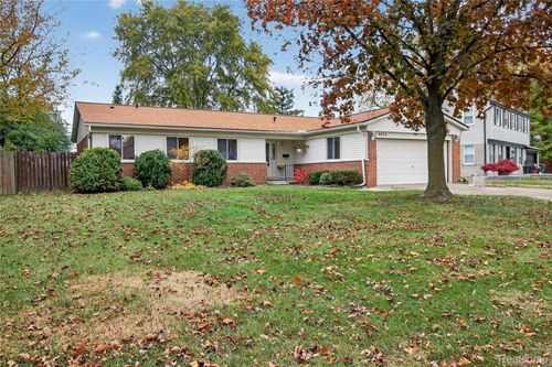 4429 Lancashire Ct, Troy, MI, 48085-3640 | Card Image