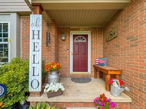 12369 Orchard Wood Dr, Fenton, MI, 48430-8434 | Card Image