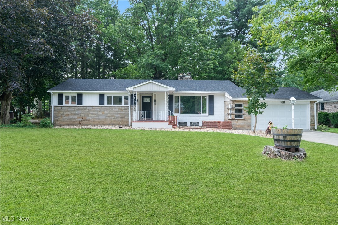 Glen Dr, Youngstown, OH 44512