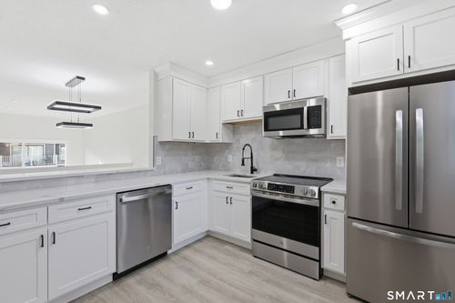 2-50 Meetinghouse Vlg, Meriden, CT, 06450-6715 | Card Image