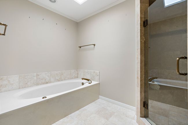 Garden tub & shower | Image 24