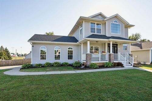 702 Marshall Ct N, Prairie City, IA, 50228-8585 | Card Image