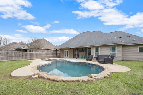 18241 Old Trail Dr, Prairieville, LA, 70769-5550 | Card Image