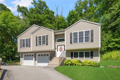15 Birch Rd, Cumberland, RI, 02864-4401 | Card Image