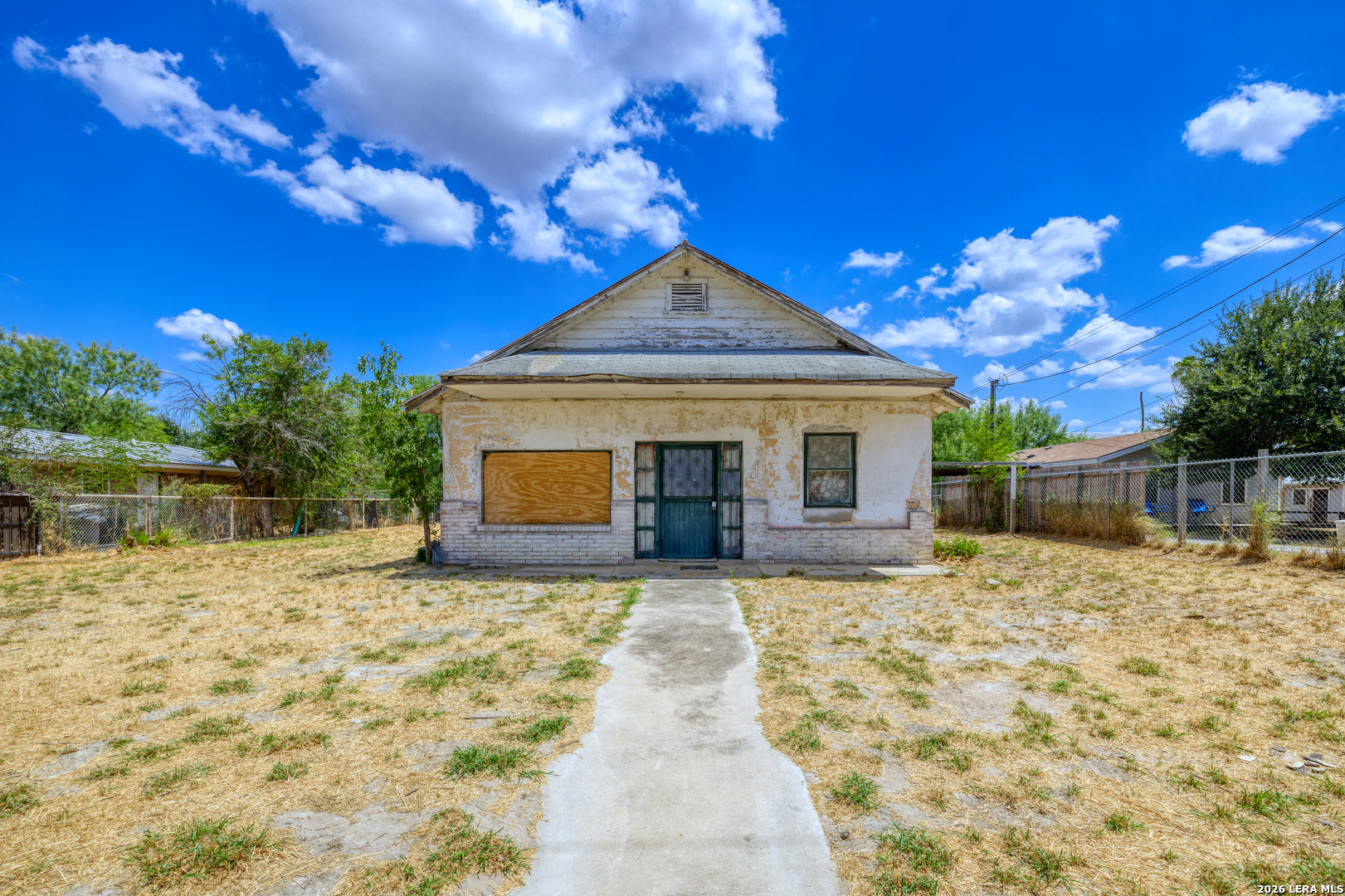 Residential in Carrizo Springs