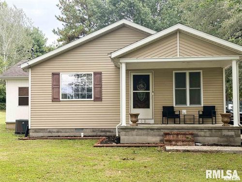 900 W 4th St, Johnston City, IL, 62951-1102 | Card Image