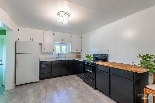 7110 W Highway 52, House other with 3 bedrooms, 1 bathrooms and 6 parking in Emmett ID | Image 8